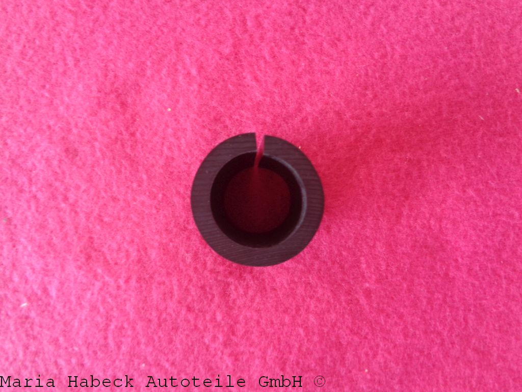 JP bearing rubber for oil pipe under the sill Porsche 911 / 964 96420730200 JP bearing rubber for oil pipe under the sill Porsche 911 / 964 96420730200