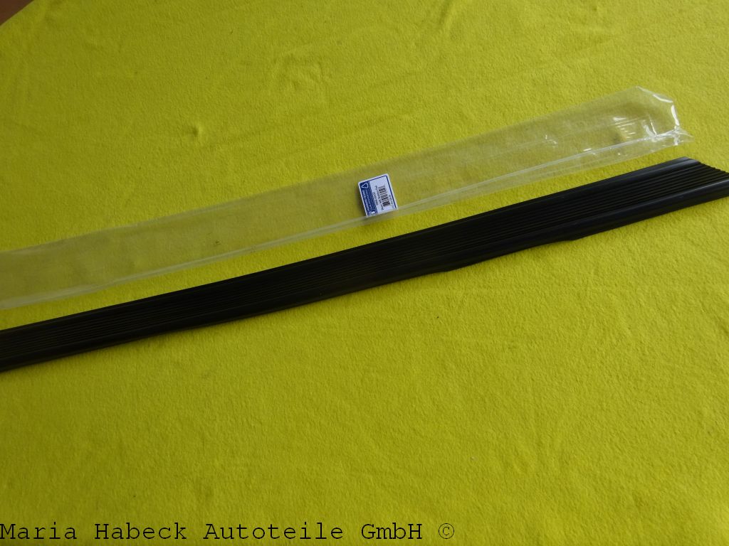 HT door sill strip rubber PVC right Porsche 911/59/64/93      91155162000 HT door sill strip rubber PVC right Porsche 911/59/64/93      91155162000