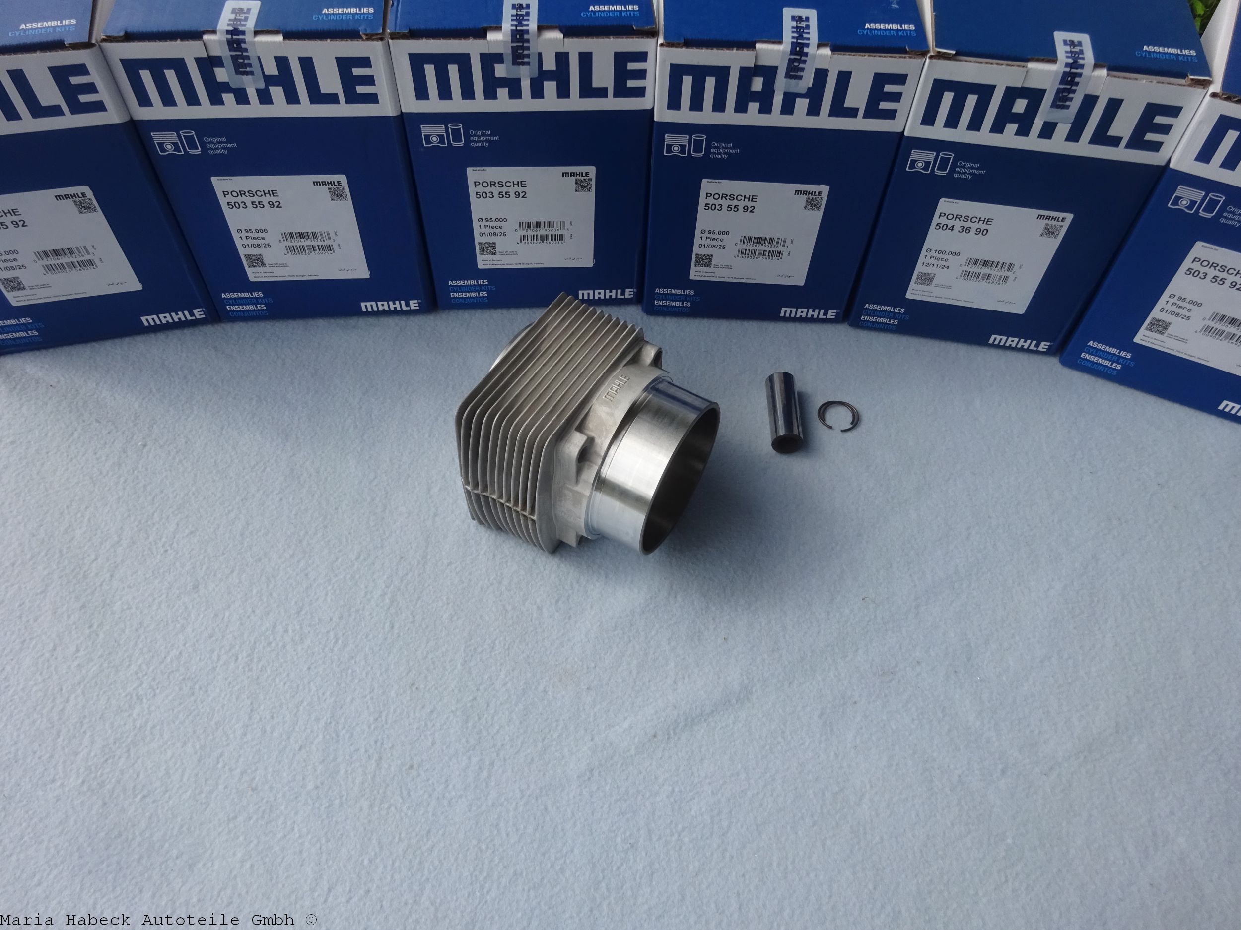 Mahle piston and cylinder set 6 Porsche 911 3.2 231 HP 5035592 93010398903