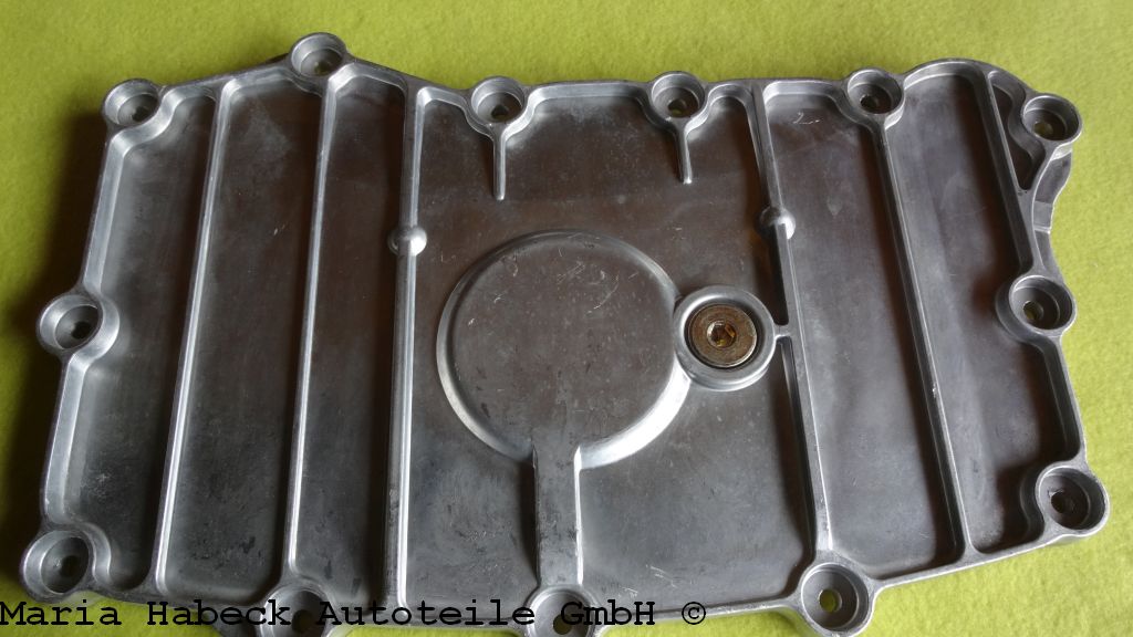 HT oil pan with drain plug Porsche 986 / 996 99610703158 HT oil pan with drain plug Porsche 986 / 996 99610703158