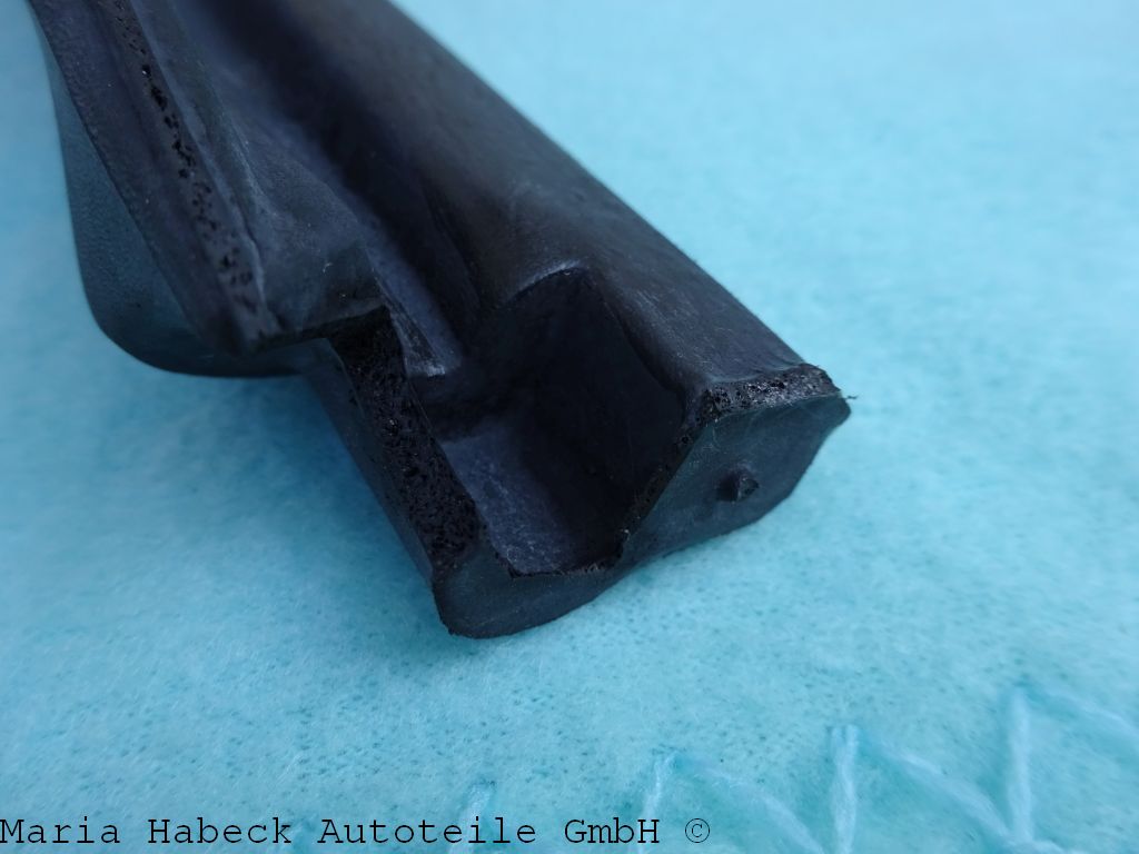 Targa seal front  69-83   91156509047