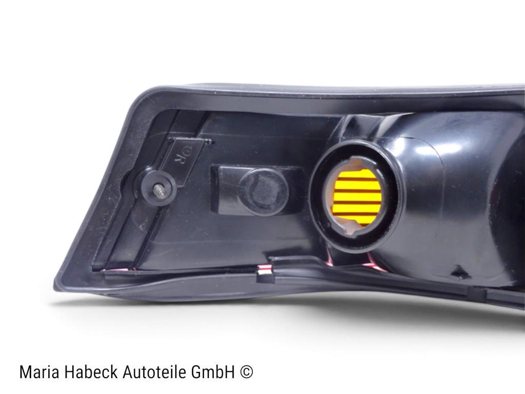 TMP Rückleuchte mit Dichtung rechts  für Porsche 964 Bj. 89-93  96463190802