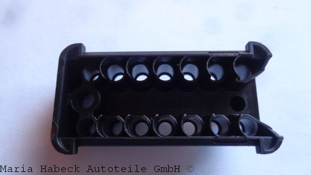 OE Connector lower part  for Porsche 911 / 944 / 924 / 964 / 968  99965243041 OE Connector lower part  for Porsche 911 / 944 / 924 / 964 / 968  99965243041