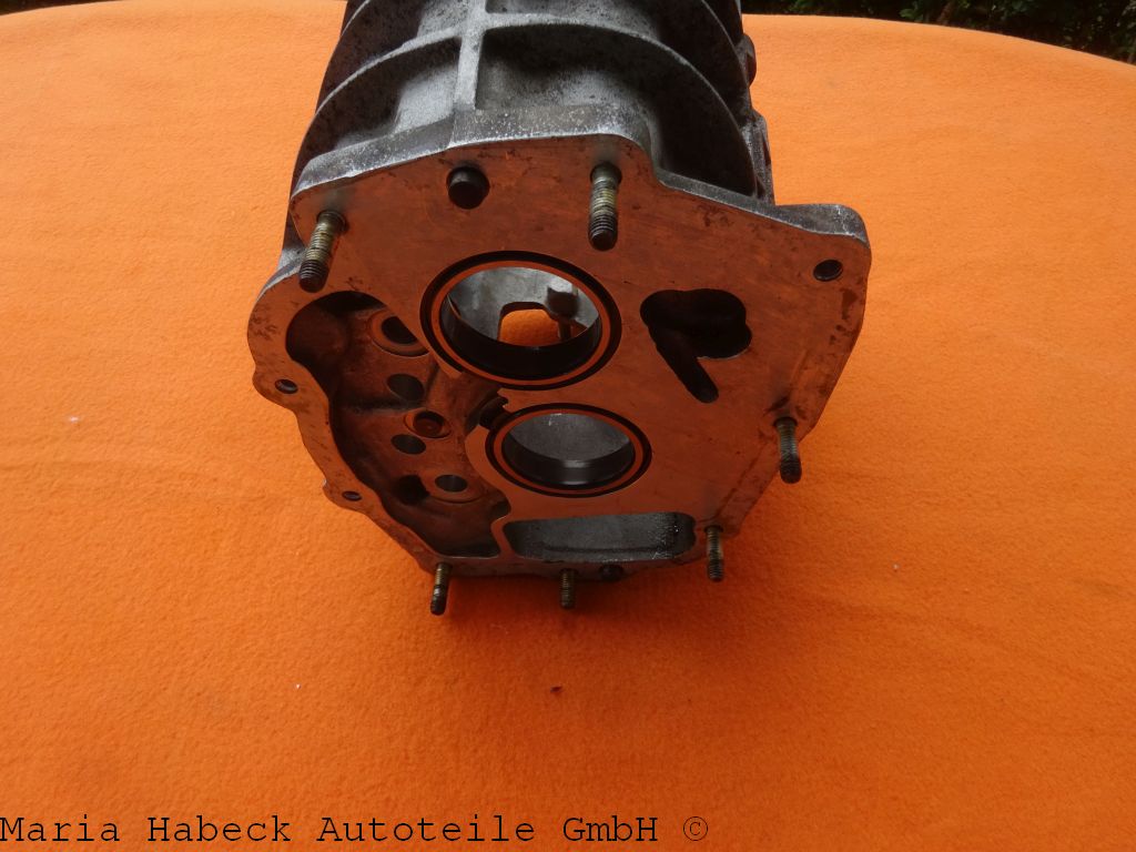 OE Rädergehäuse für Porsche 930 Turbo Getriebe Bj. 77-83 93030191100 gebraucht OE Rädergehäuse für Porsche 930 Turbo Getriebe Bj. 77-83 93030191100 gebraucht