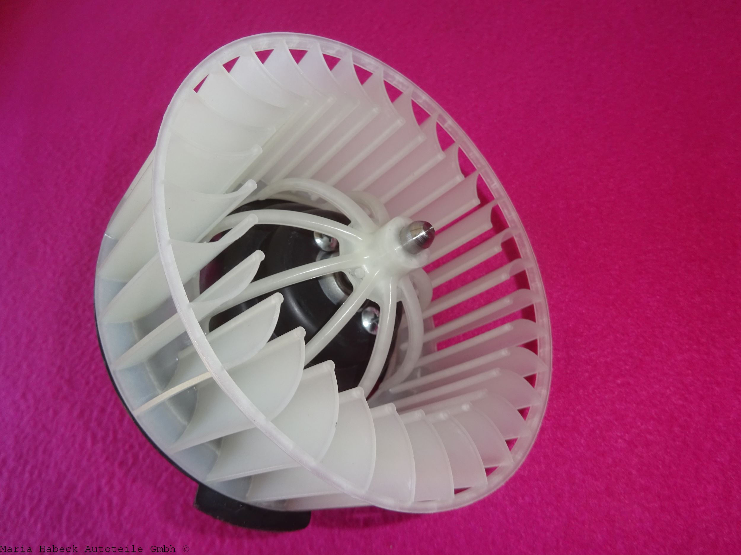 HT fan motor fresh air right with fan wheel Porsche 964 / 993 96457201601