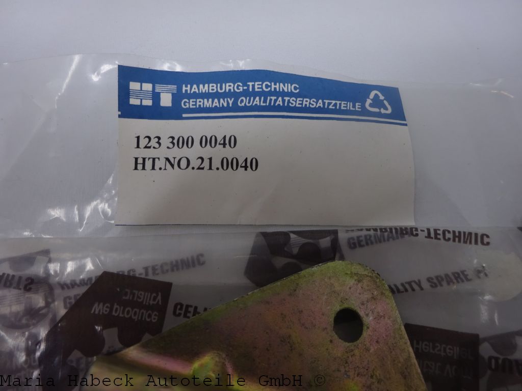 Mercedes Benz Holder for throttle linkage W 123 A1233000040 /123 300 00 40 Mercedes Benz Holder for throttle linkage W 123 A1233000040 /123 300 00 40