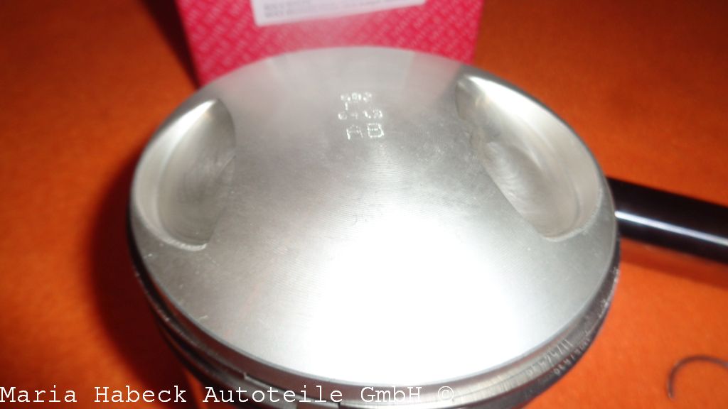 Mahle Kolben Porsche 911 2,4 S   5030100