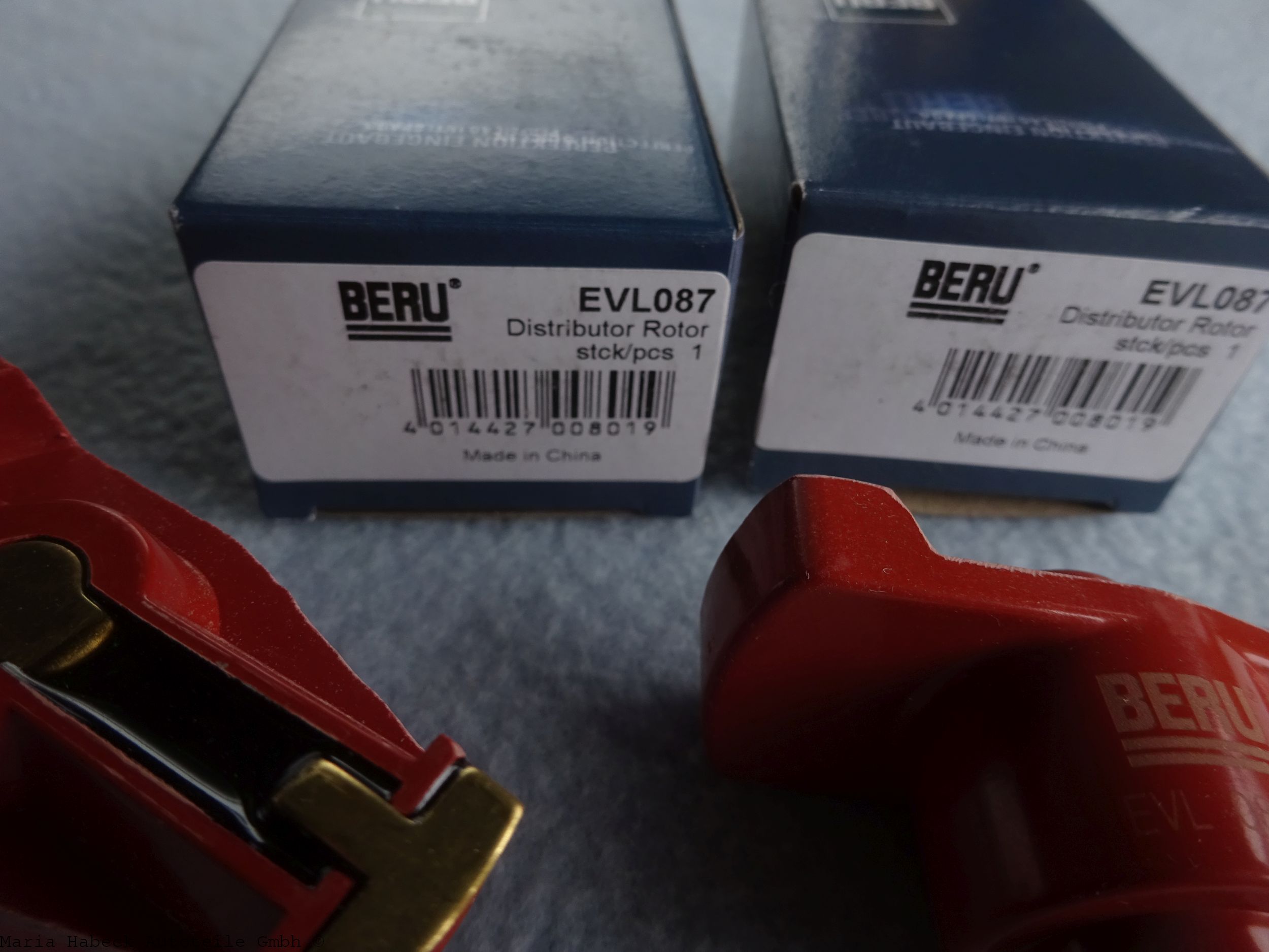 Bugiad distributor caps + barrels SET 2 pieces Porsche 964 / 993 93060291901 Bugiad distributor caps + barrels SET 2 pieces Porsche 964 / 993 93060291901