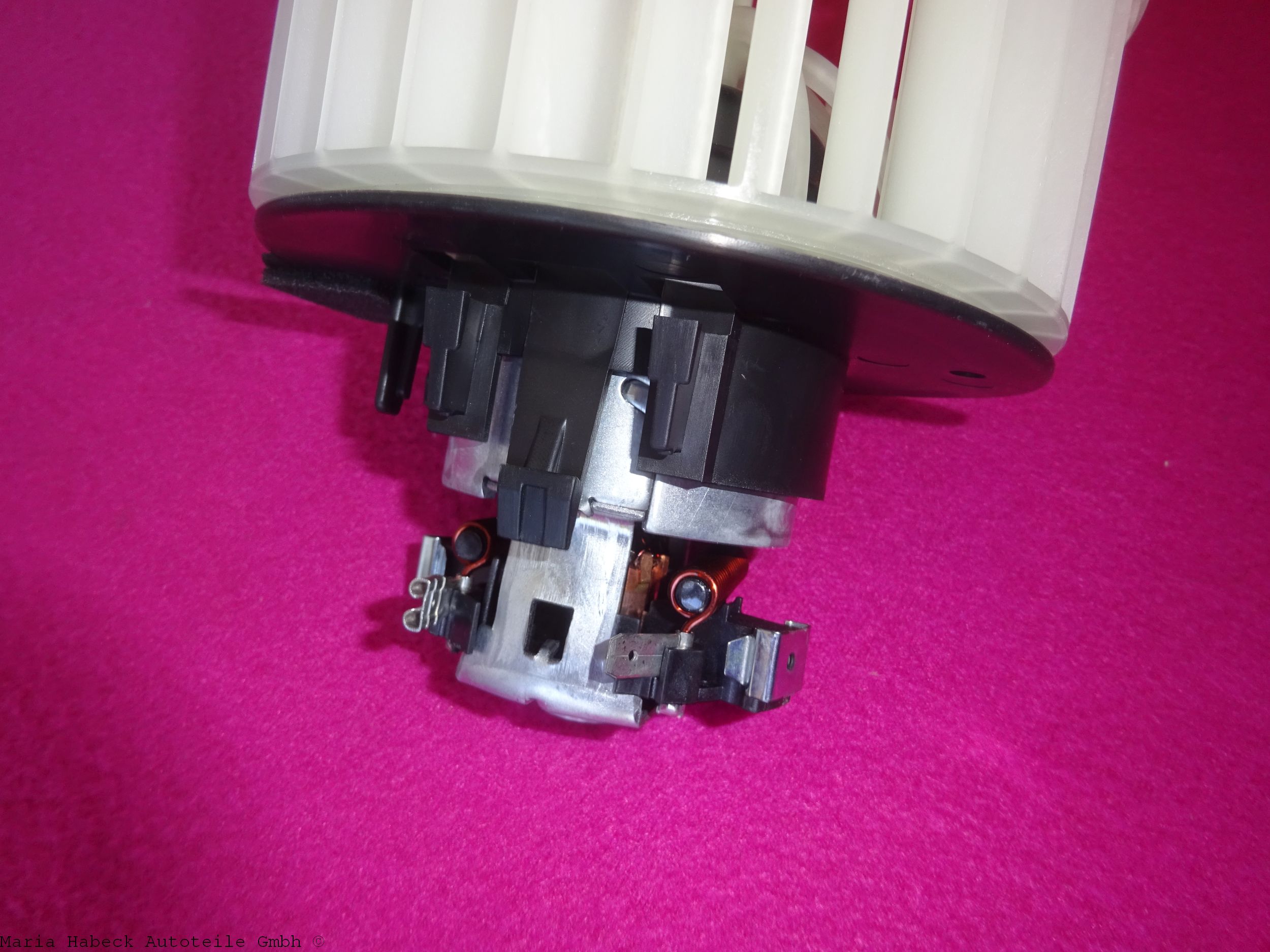 HT fan motor fresh air left with fan wheel Porsche 964 / 993 96457201501 HT fan motor fresh air left with fan wheel Porsche 964 / 993 96457201501