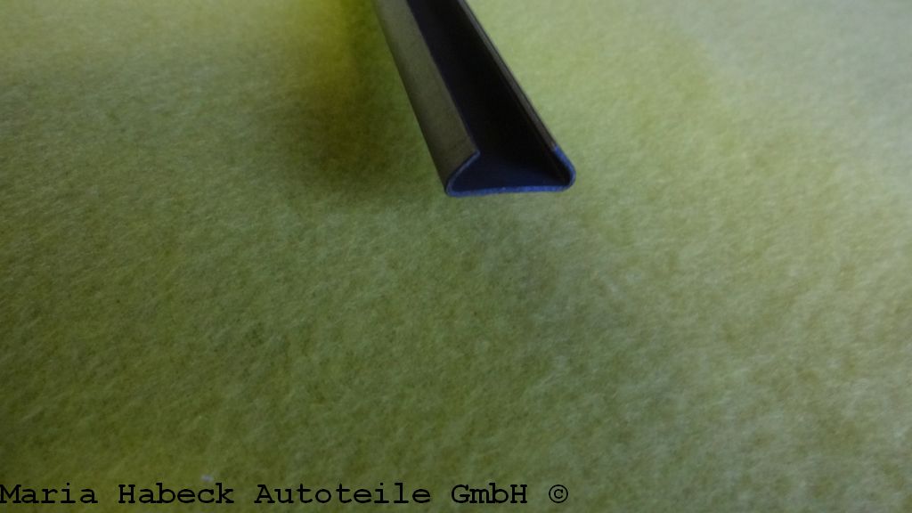 Profile strip/ mounting the engine compartment seal 914 501 827 10 Profile strip/ mounting the engine compartment seal 914 501 827 10