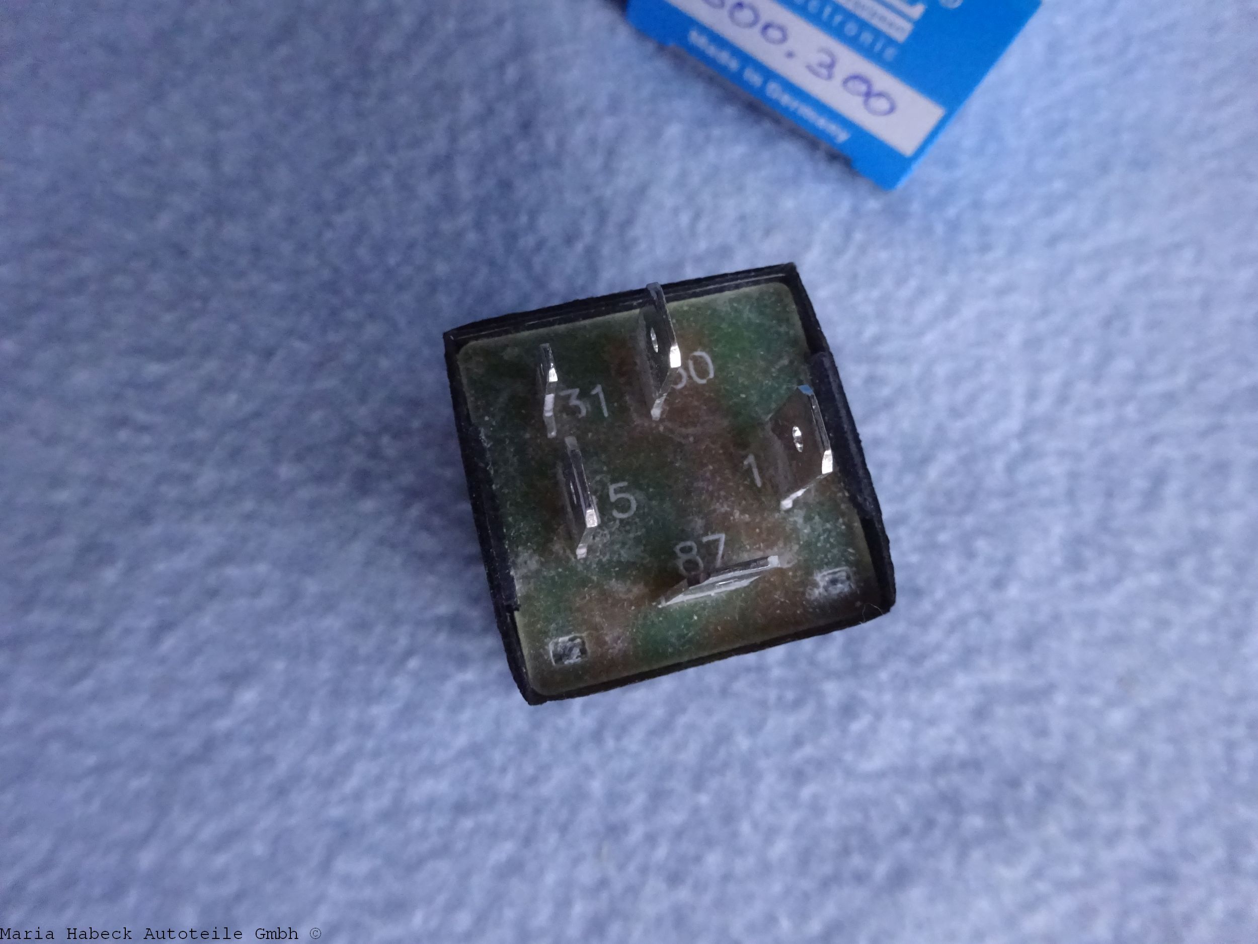 KAE  Benzinpumpenrelais  für Porsche 924 Bj. 79-85   3.300.300   477906059