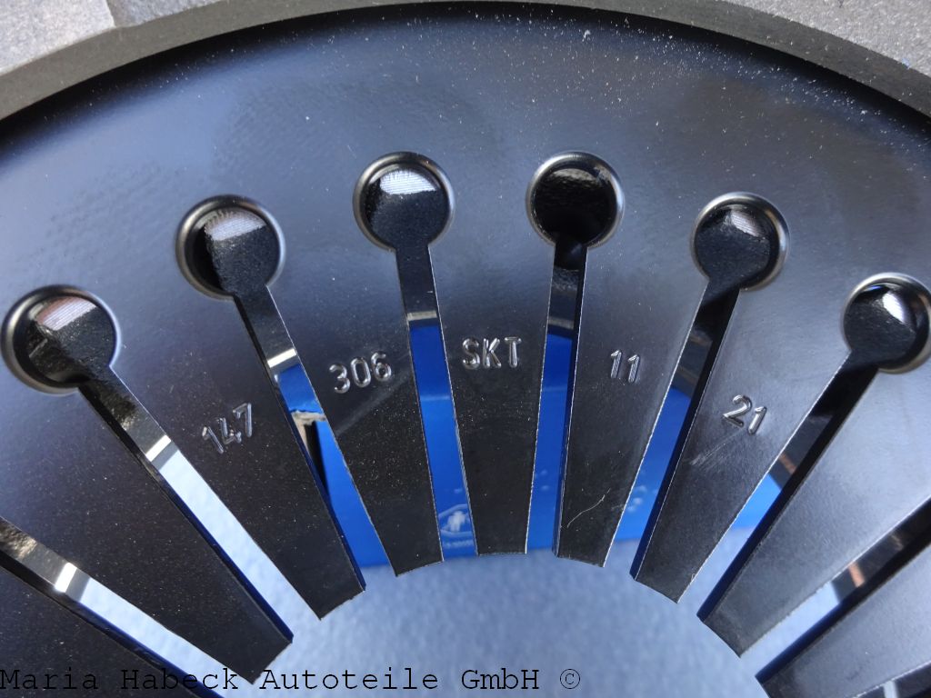 Sachs clutch kit with release bearing G50 3.2 / 964 to 8/89 3000 950 010 Sachs clutch kit with release bearing G50 3.2 / 964 to 8/89 3000 950 010