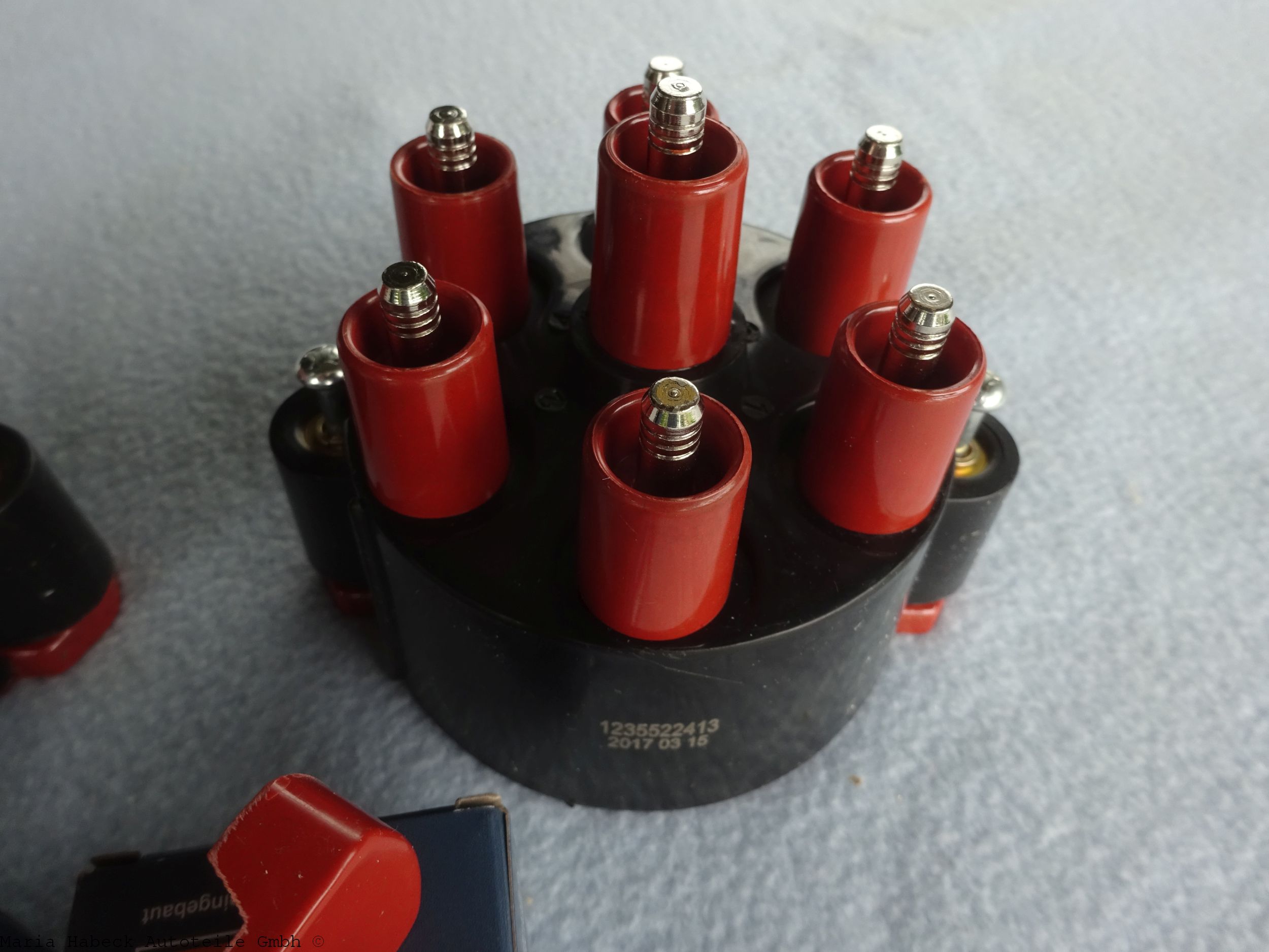 Bugiad distributor caps + barrels SET 2 pieces Porsche 964 / 993 93060291901 Bugiad distributor caps + barrels SET 2 pieces Porsche 964 / 993 93060291901