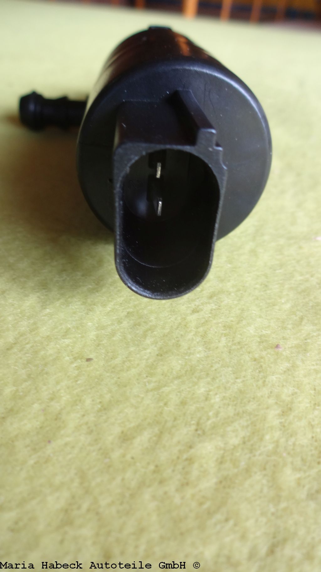 Headlight cleaning pump  996 624 502 00 Headlight cleaning pump  996 624 502 00