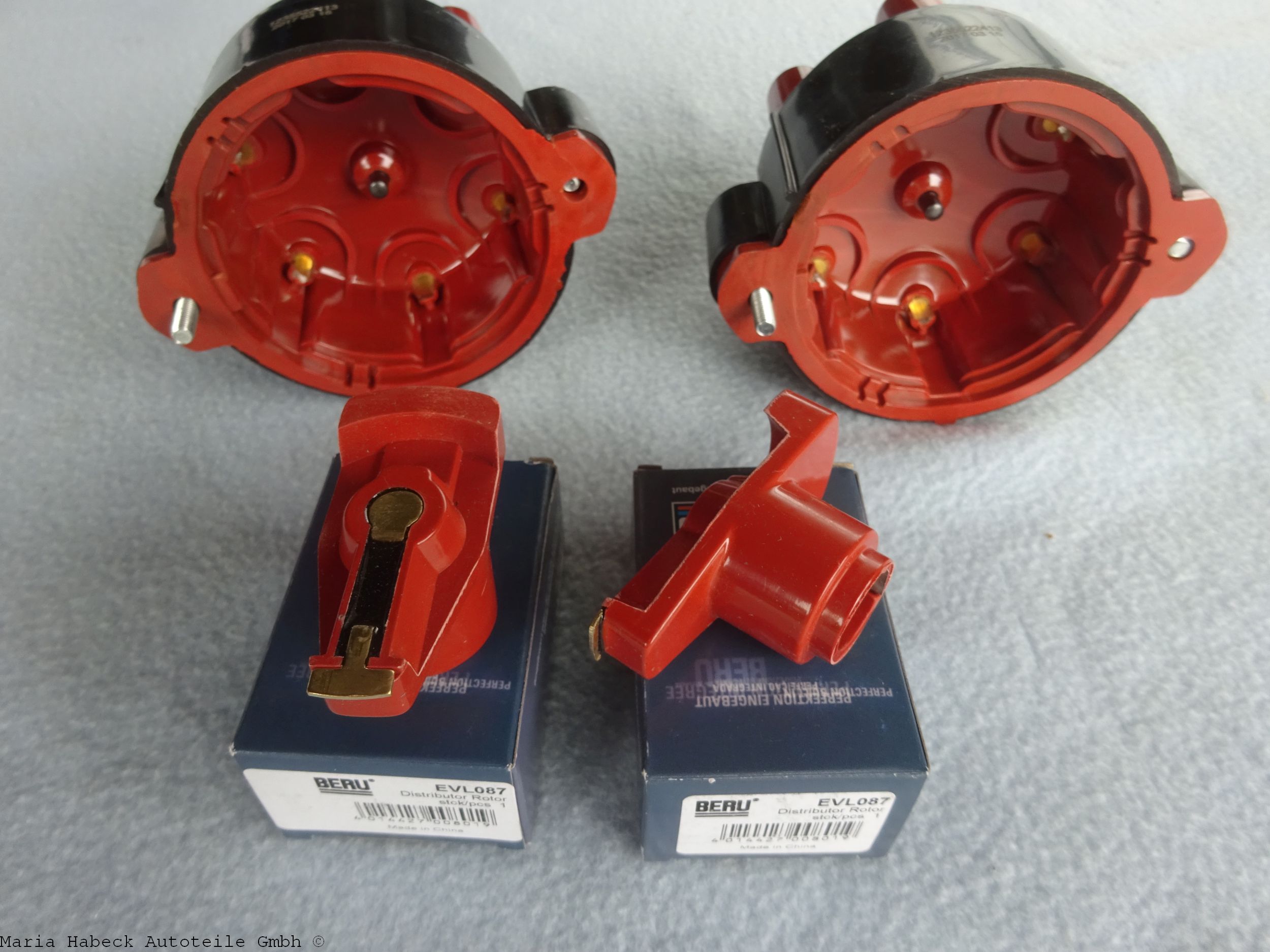 Bugiad distributor caps + barrels SET 2 pieces Porsche 964 / 993 93060291901 Bugiad distributor caps + barrels SET 2 pieces Porsche 964 / 993 93060291901