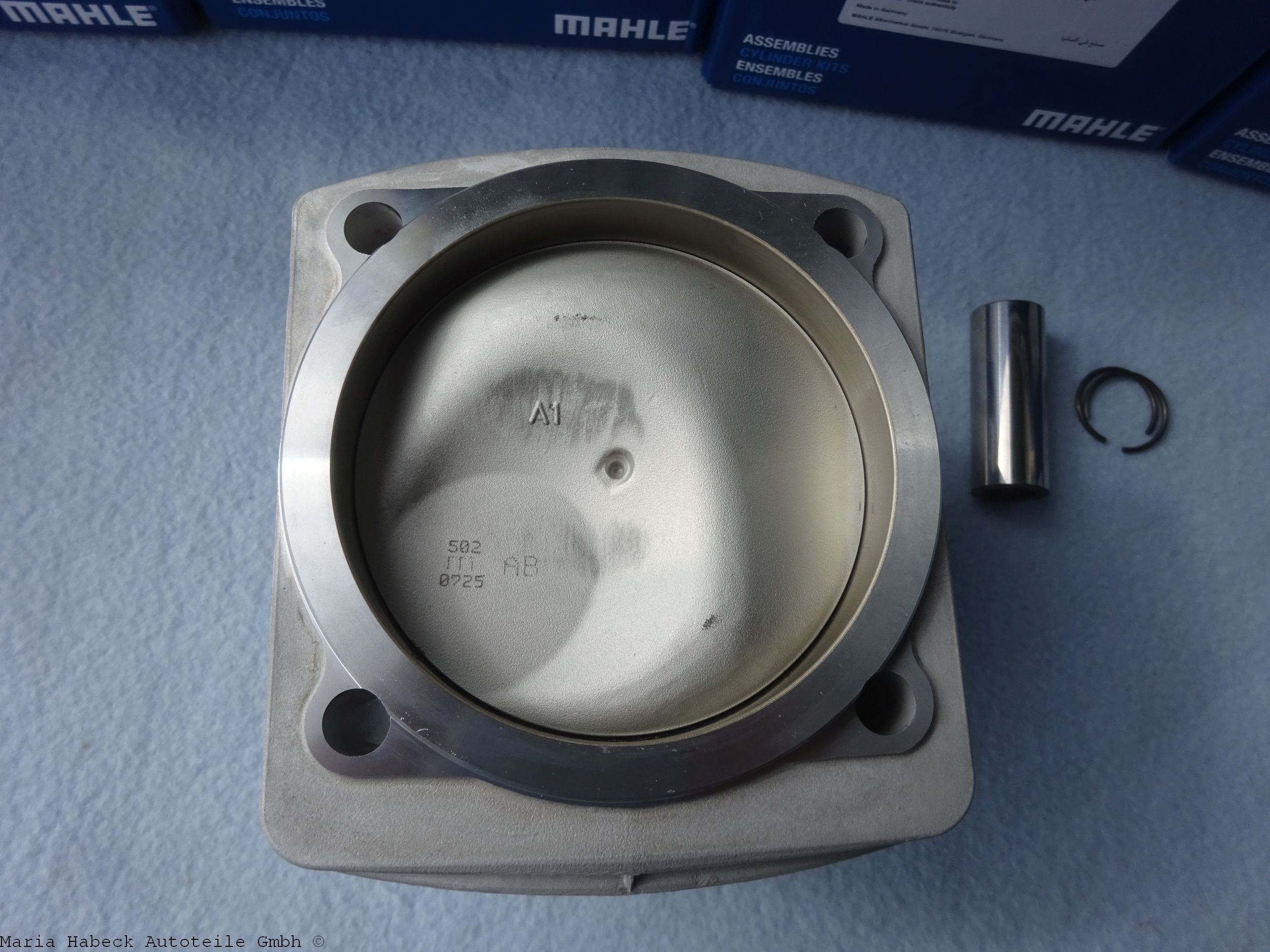 Mahle piston and cylinder set 6 Porsche 911 3.2 231 HP 5035592 93010398903