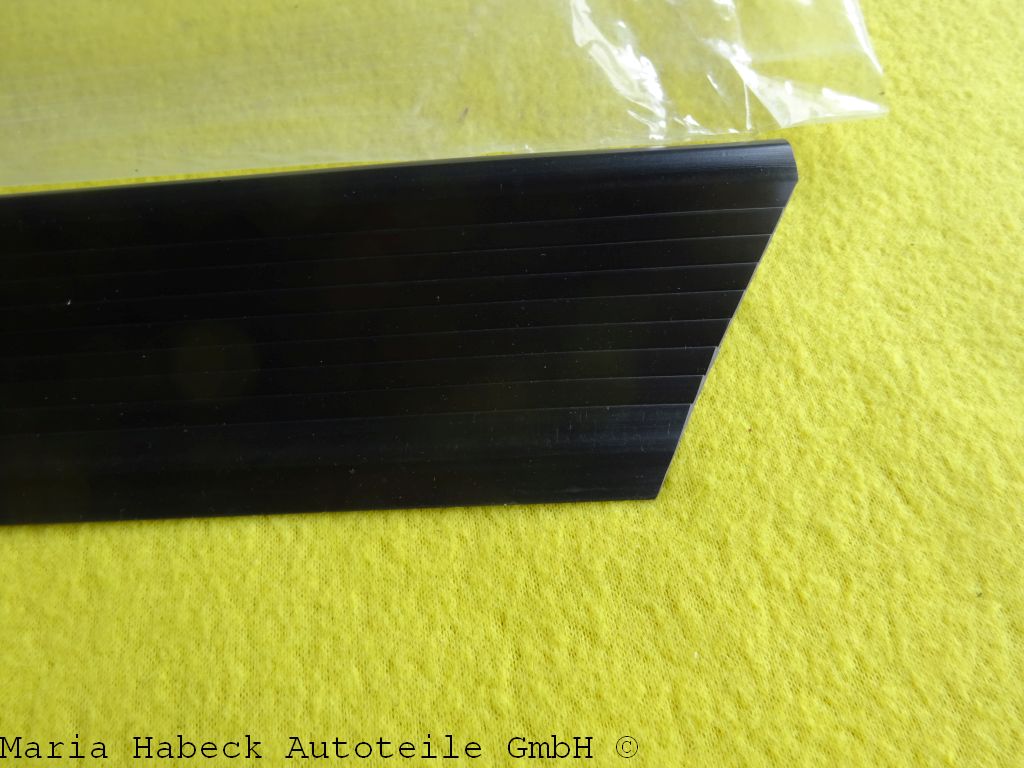 HT door sill strip rubber PVC left Porsche  911/64/59/93     91155161900 HT door sill strip rubber PVC left Porsche  911/64/59/93     91155161900