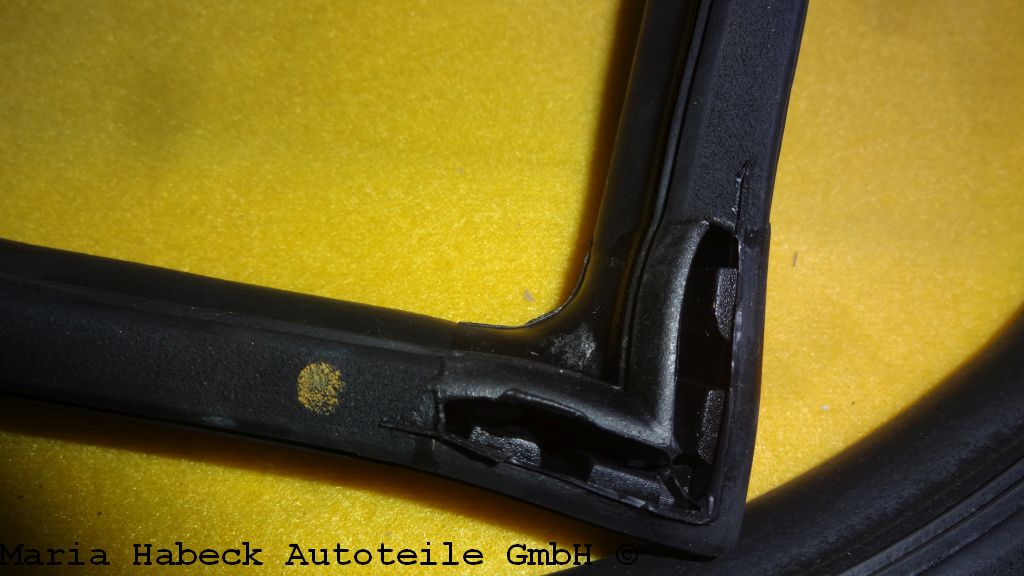 Door seal Coupe 993 right 964 531 096 00 yellow Door seal Coupe 993 right 964 531 096 00 yellow