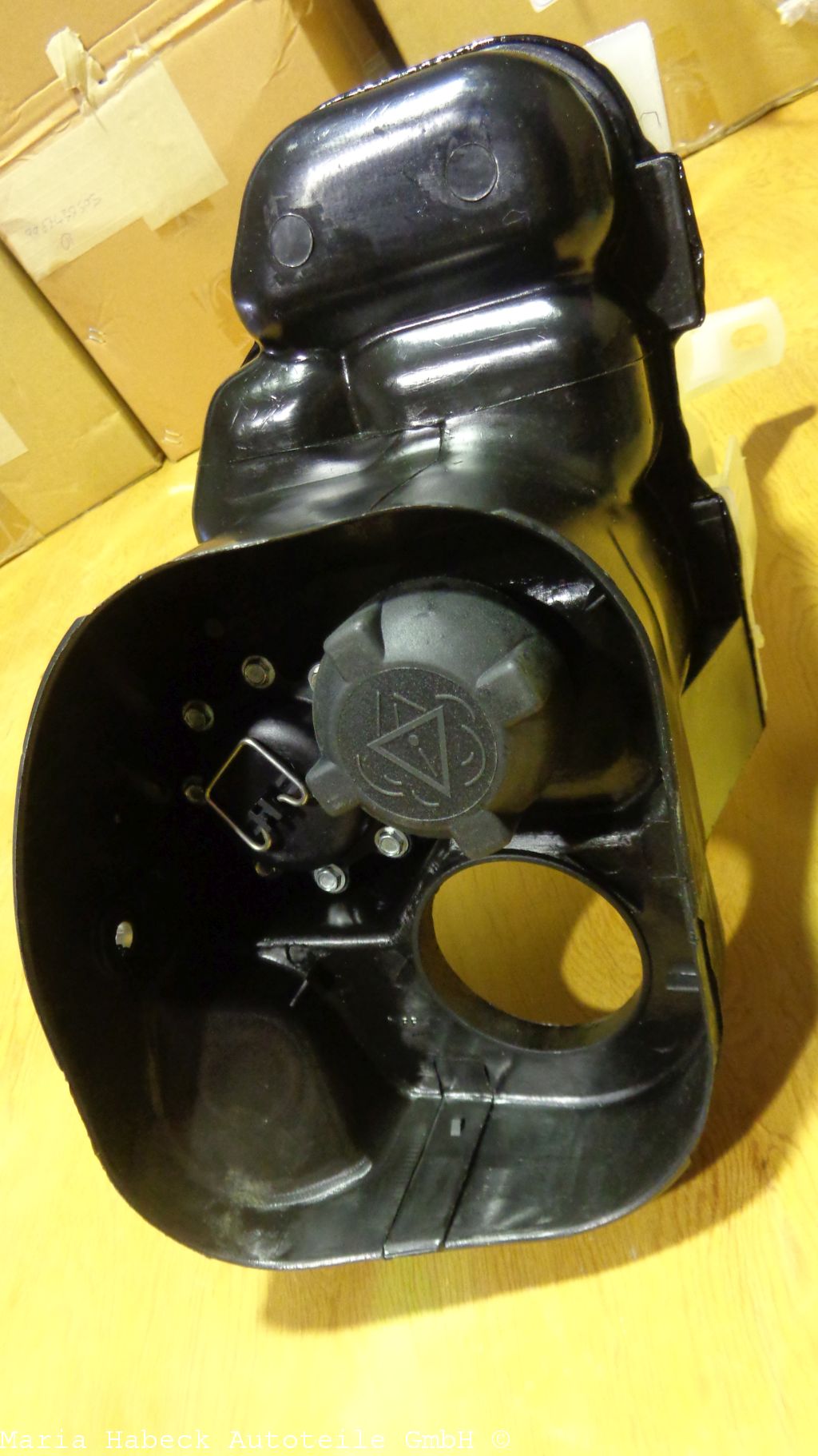 HT Expansion tank cooling water reservoir  for Porsche 986 / 987  99610614708 HT Expansion tank cooling water reservoir  for Porsche 986 / 987  99610614708