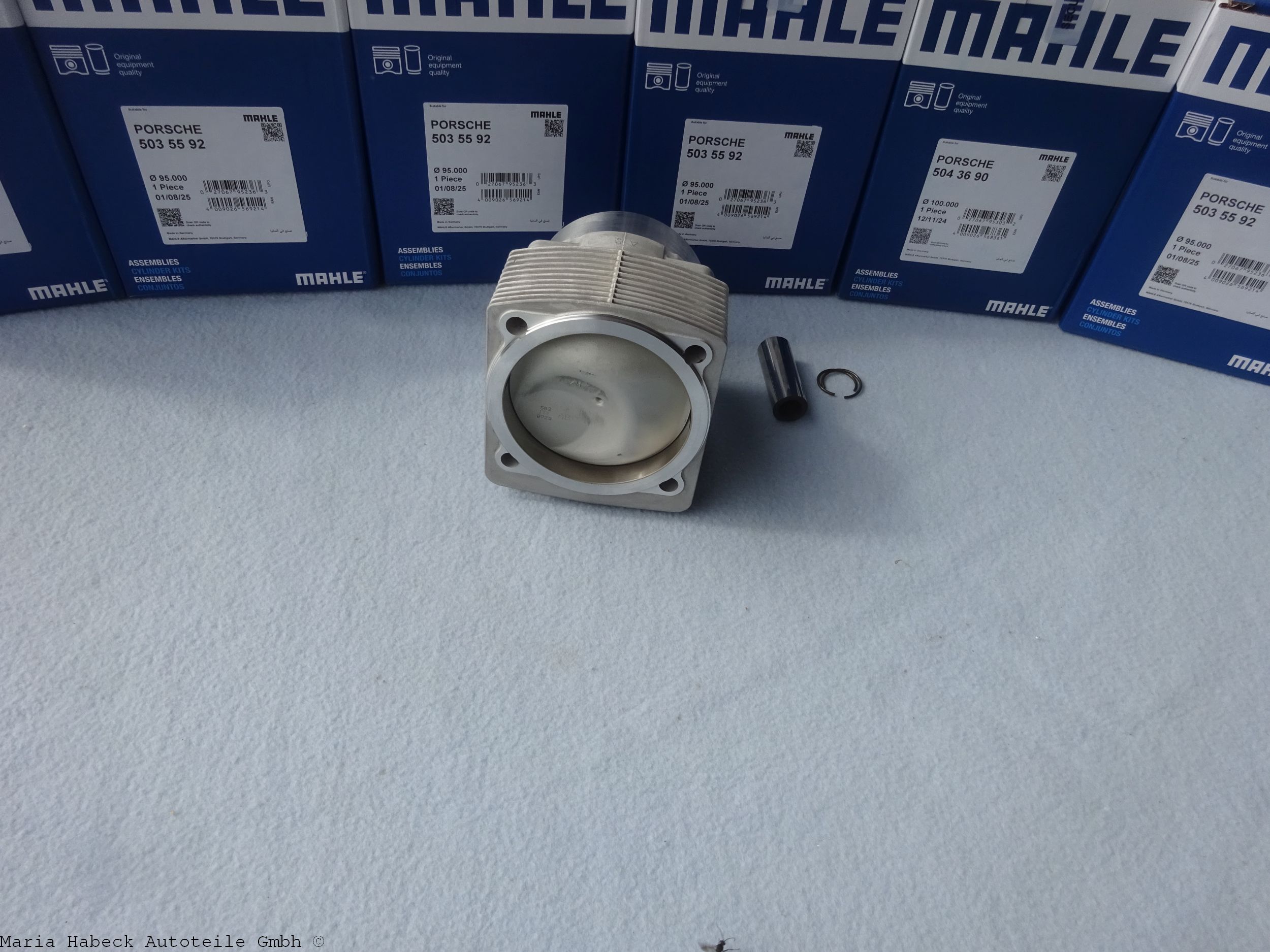 Mahle piston and cylinder set 6 Porsche 911 3.2 231 HP 5035592 93010398903