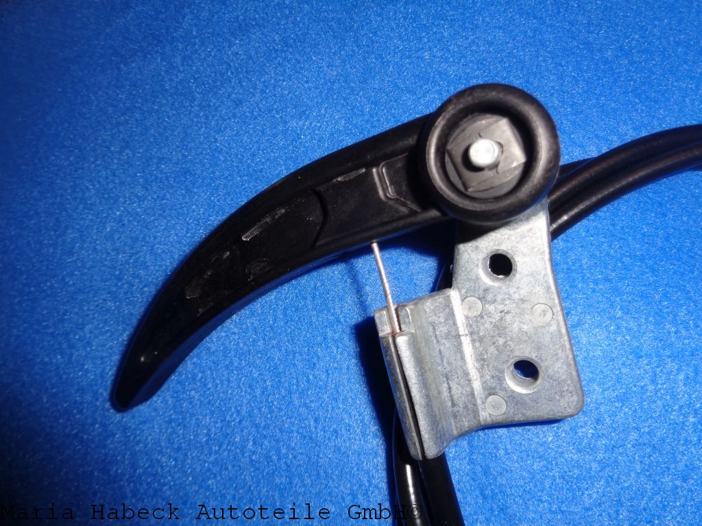 Gemo Haubenzug mit Griff 924 / 944 bis Bj. 85   477823531A Gemo Haubenzug mit Griff 924 / 944 bis Bj. 85   477823531A