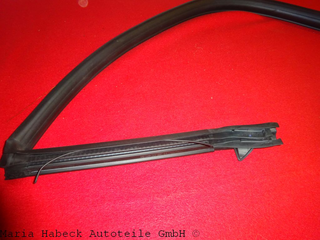Door seal left 82213000 suitable for Ferrari FF and GTC 4 Lusso