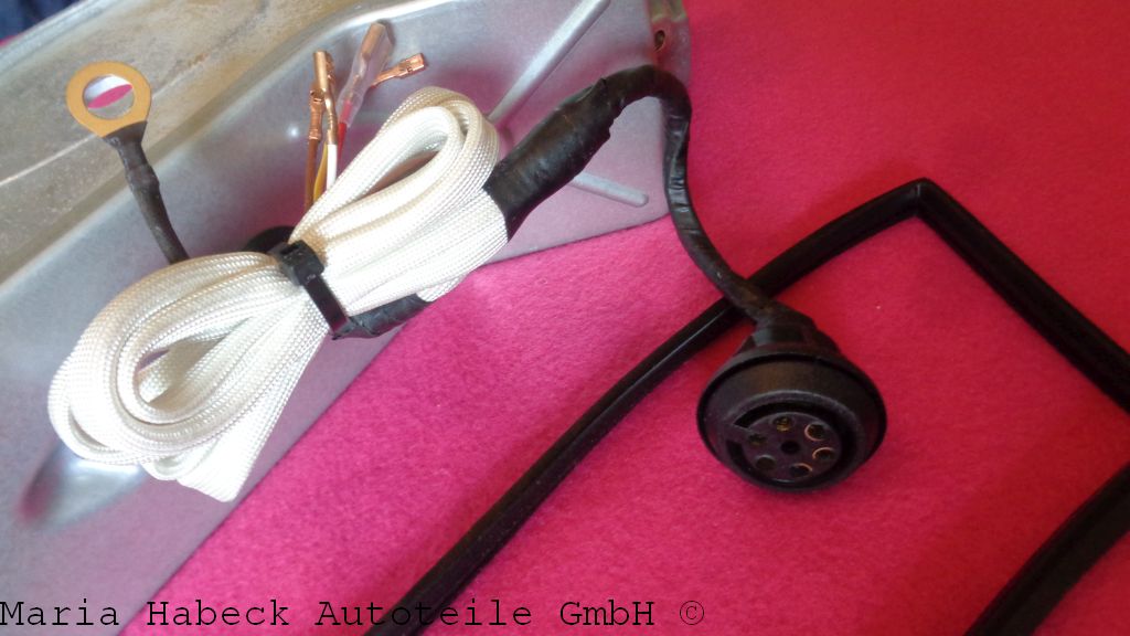 JP Heckleuchtengehäuse Metall mit Kabelbaum 911 links   91163193900