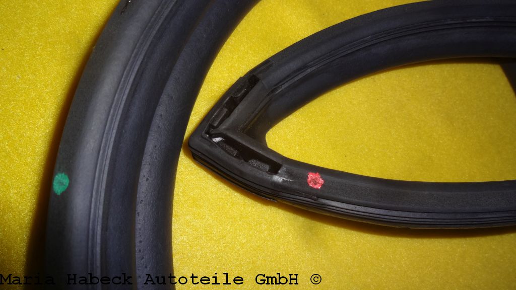 Door seal Coupe 993 left 964 531 095 00 Door seal Coupe 993 left 964 531 095 00