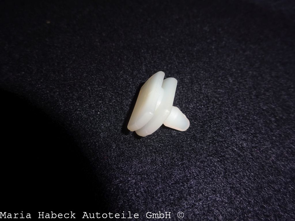 Stoßstangen Clipse für Zierleiste 74-89     91150541700