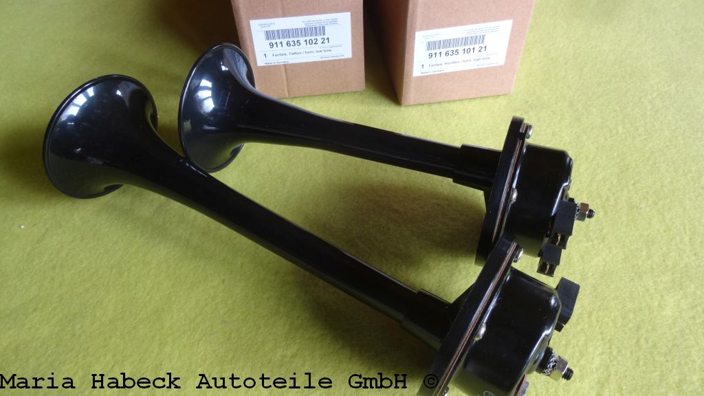 911 635 101 21 911 635 102 21.JPG