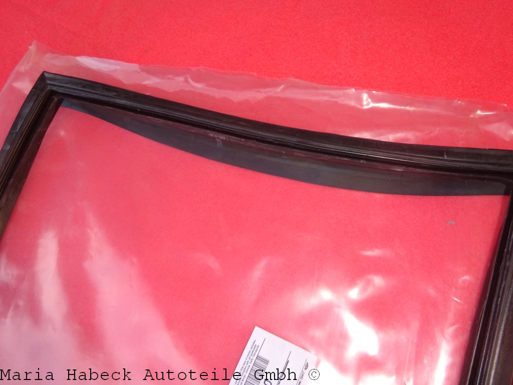 TMP Rear window seal Coupe right Porsche year 65-77 90154390220 TMP Rear window seal Coupe right Porsche year 65-77 90154390220